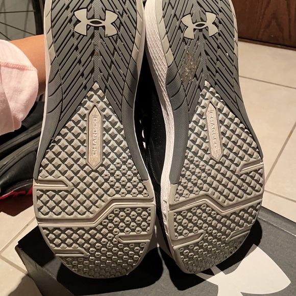 Under armour running shoes - size 13 mens - Picture 7 of 7